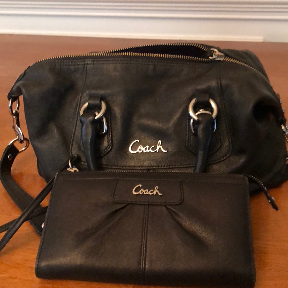 Women Coach purse and Wallet.